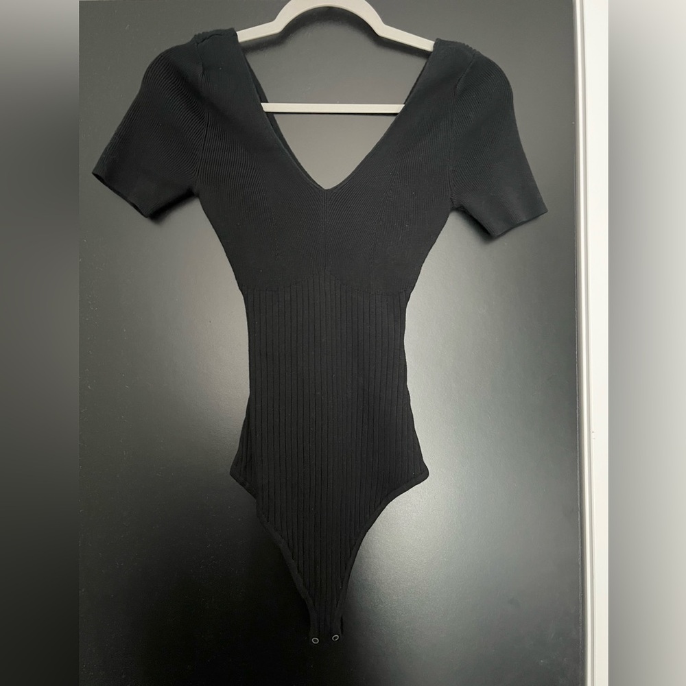 Abercrombie & Fitch Short-Sleeve V-Neck Sweater Bodysuit (Black-Med)